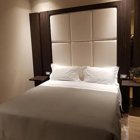 Chicco Montenapoleone Suites * מילאנו